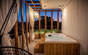 Euphoria Junior Suite With Jacuzzi By Senaon Urban Living